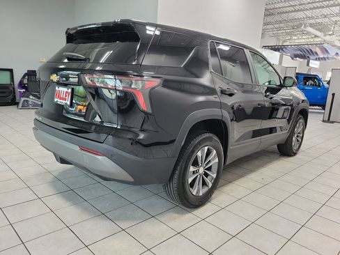 Used 2026 Chevrolet Equinox LT AWD/4WD image 11