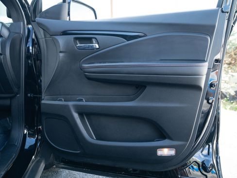 Used 2021 Honda Pilot Black Edition image 36