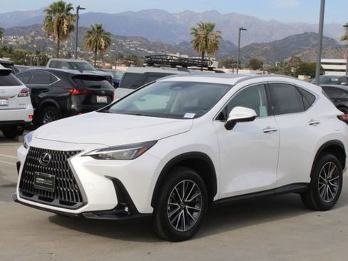 Used 2025 Lexus NX 350h AWD w/ Premium Package image 3