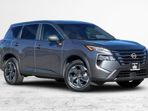 Used 2025 Nissan Rogue SV AWD/4WD image 2