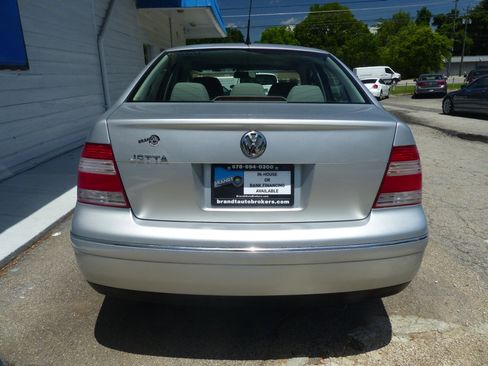 Used 2005 Volkswagen Jetta GL image 6