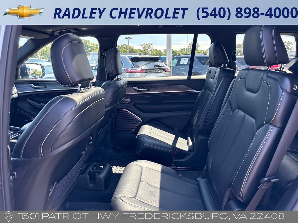Used 2023 Jeep Grand Cherokee L Overland AWD/4WD image 12