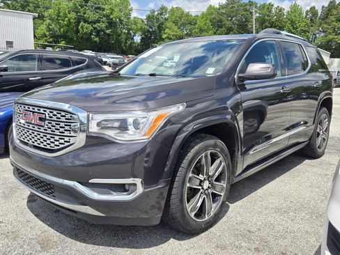 Used 2017 GMC Acadia Denali w/ Technology Package FWD image 5