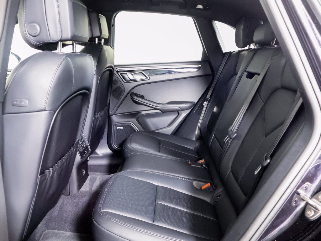 Certified 2025 Porsche Macan S w/ Premium Package Plus AWD/4WD image 17