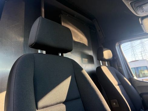 Used 2019 Mercedes-Benz Sprinter 170 image 14