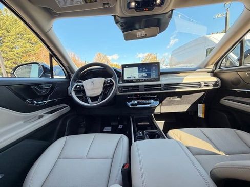 New 2026 Lincoln Corsair Premiere image 11