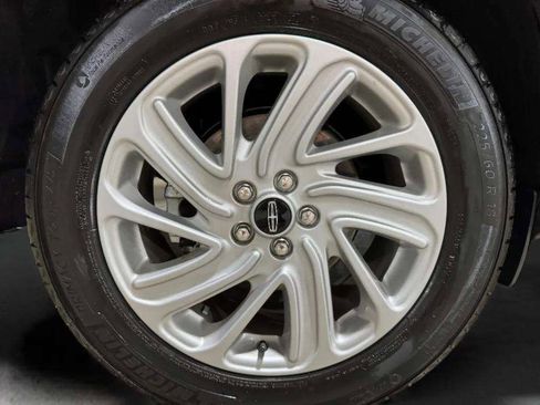 Certified 2025 Lincoln Corsair AWD image 27
