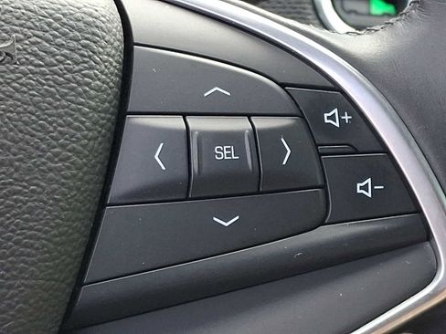 Used 2017 Cadillac XT5 FWD image 23