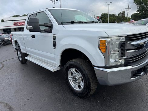 Used 2017 Ford F250 XLT AWD/4WD image 12