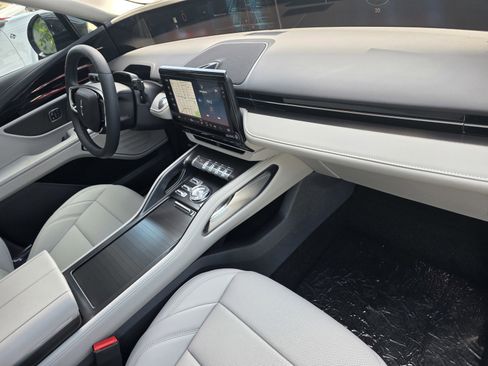 New 2026 Lincoln Nautilus Premier AWD/4WD image 16