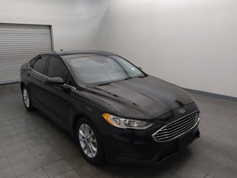 Used 2020 Ford Fusion SE FWD image 13