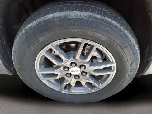 Used 2025 GMC Acadia Elevation FWD image 4