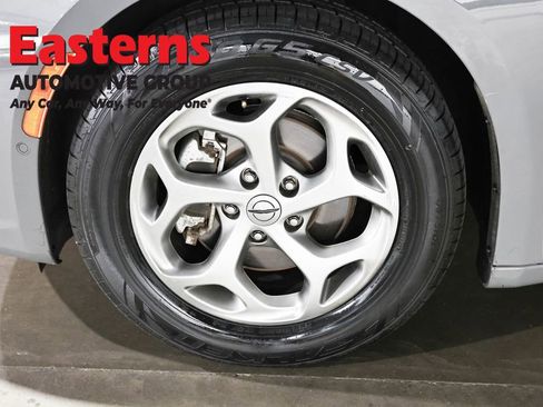 Used 2022 Chrysler Pacifica Limited FWD image 34