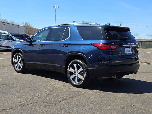 Used 2023 Chevrolet Traverse LT w/ LT Premium Package AWD/4WD image 7