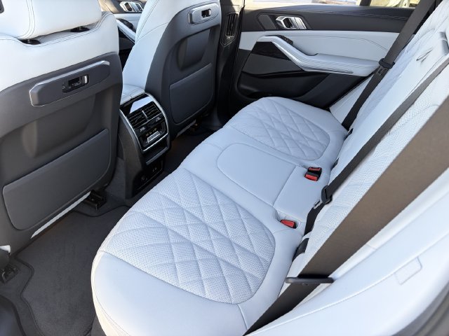 Used 2026 BMW X5 sDrive40i w/ M Sport Package RWD image 16