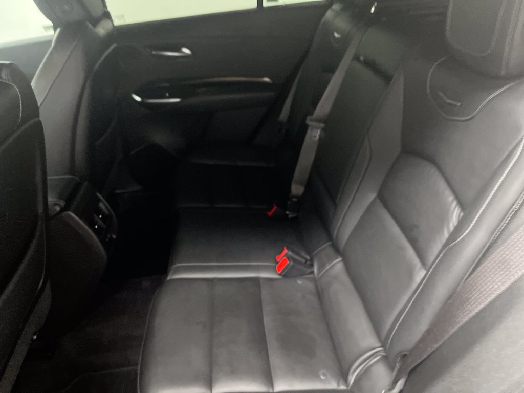 Used 2024 Cadillac XT4 Luxury w/ Cold Weather Package AWD/4WD image 15