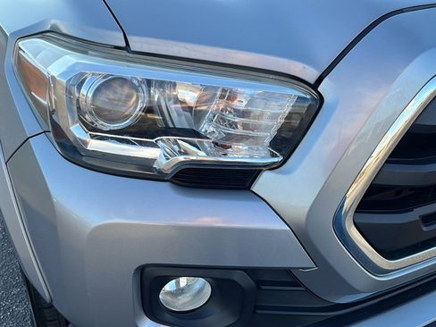 Used 2018 Toyota Tacoma 4x4 Double Cab image 10