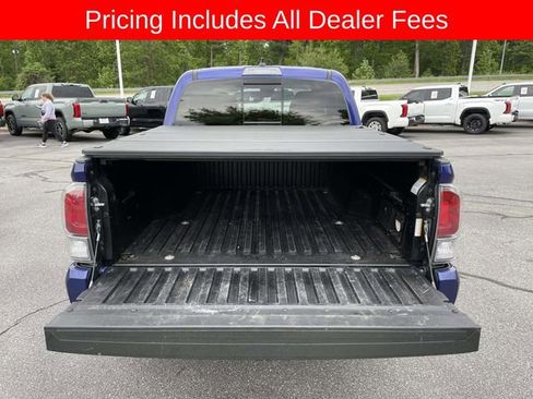 Used 2023 Toyota Tacoma TRD Sport AWD/4WD image 15