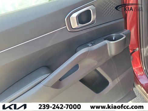 Certified 2025 Kia Sorento LX FWD image 11