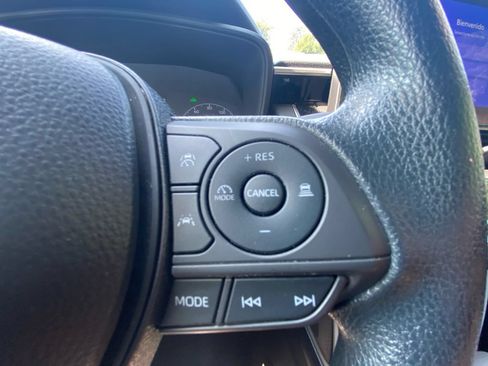 Used 2024 Toyota Corolla Cross AWD Hybrid image 19