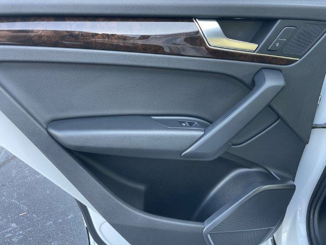 Used 2020 Audi Q5 2.0T Premium AWD/4WD image 12