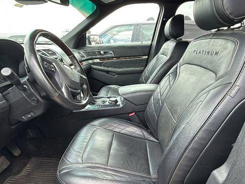 Used 2017 Ford Explorer Platinum AWD/4WD image 4