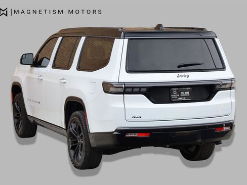 Used 2026 Jeep Grand Wagoneer Summit w/ Rear Seat Video Group I AWD/4WD image 9