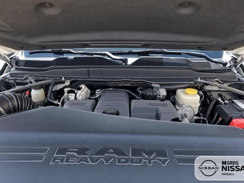 Used 2023 RAM 2500 Tradesman w/ Chrome Appearance Group AWD/4WD image 11