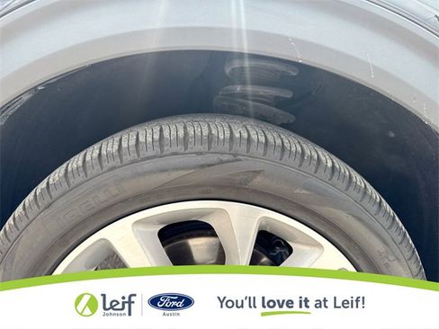 Used 2023 Ford Explorer Platinum w/ Technology Package image 39