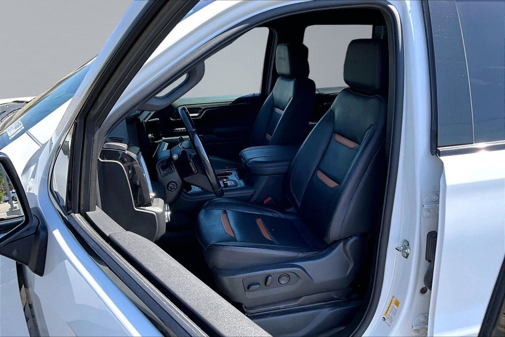 Used 2025 GMC Sierra 1500 AT4 AWD/4WD image 3