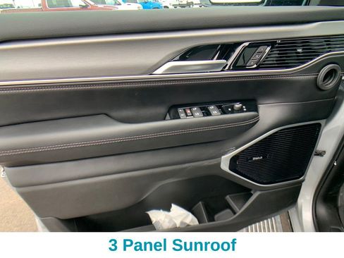 New 2026 Jeep Grand Wagoneer Limited AWD/4WD image 11