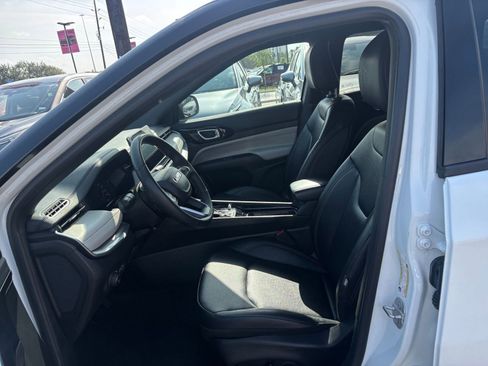 Used 2025 Jeep Compass Limited AWD/4WD image 28