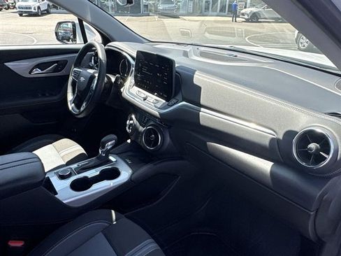 Used 2025 Chevrolet Blazer LT w/ Convenience Package AWD/4WD image 27