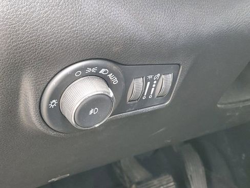 Used 2023 Jeep Compass Limited AWD/4WD image 8
