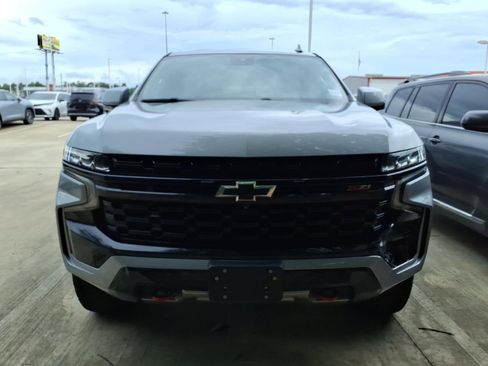 Used 2024 Chevrolet Suburban Z71 w/ Luxury Package AWD/4WD image 3