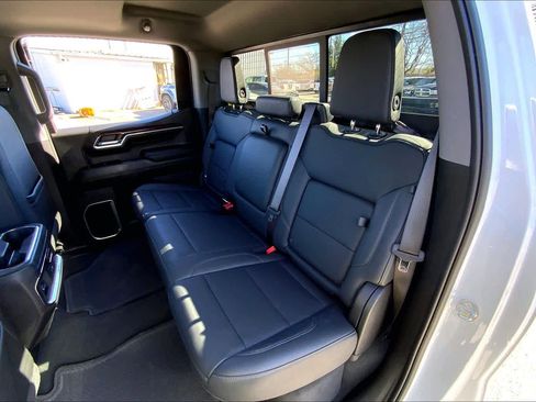 Used 2024 GMC Sierra 1500 SLT image 20