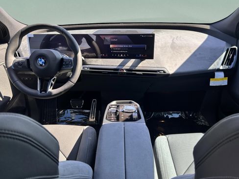 Used 2026 BMW iX xDrive60 w/ M Sport Package image 9