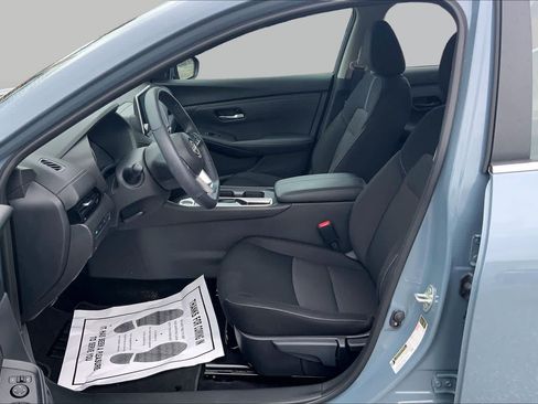 Used 2025 Nissan Sentra SV w/ All-Weather Package FWD image 8