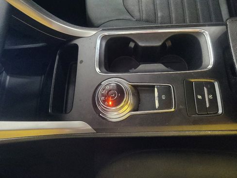 Used 2020 Ford Fusion SE image 26