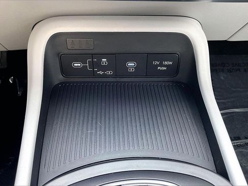 Used 2025 Hyundai Kona SE image 32