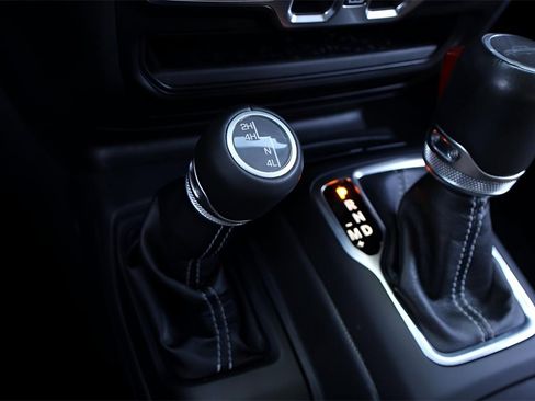 Used 2022 Jeep Gladiator Overland w/ Popular Equipment Package image 22