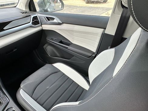 New 2025 Volkswagen Taos SEL AWD/4WD image 14