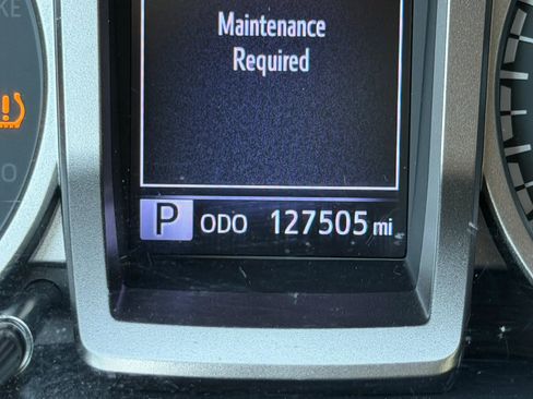 Used 2020 Toyota Tacoma SR5 RWD image 24