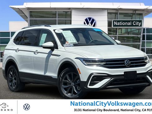 Used 2023 Volkswagen Tiguan SE FWD image 1