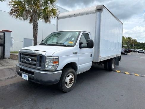 Used 2016 Ford E-350 and Econoline 350 Super Duty RWD image 4