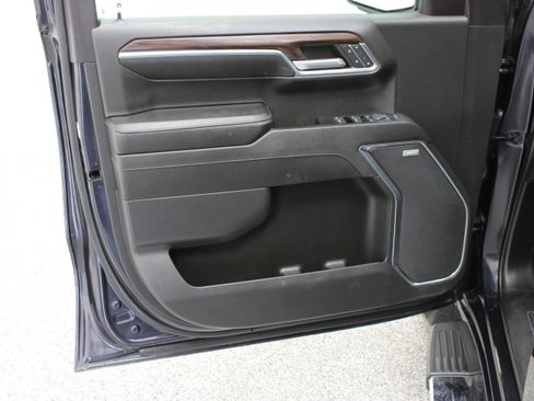 Used 2023 GMC Sierra 1500 SLT AWD/4WD image 13