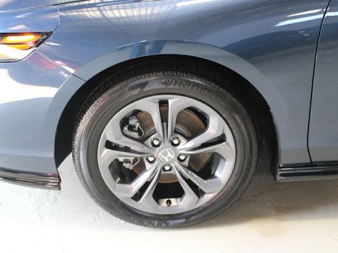 Certified 2025 Honda Accord EX-L image 4