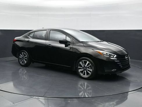Used 2025 Nissan Versa SV FWD image 3