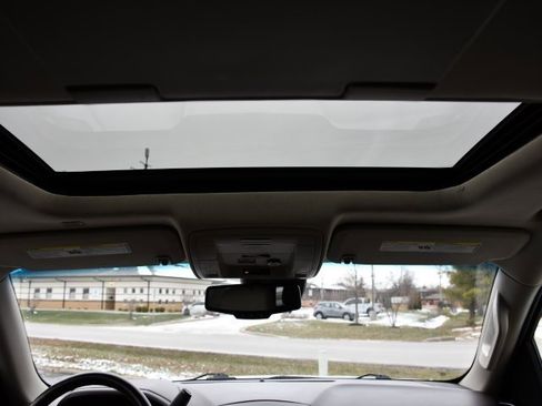 Used 2019 GMC Yukon XL SLT w/ Open Road Package image 31