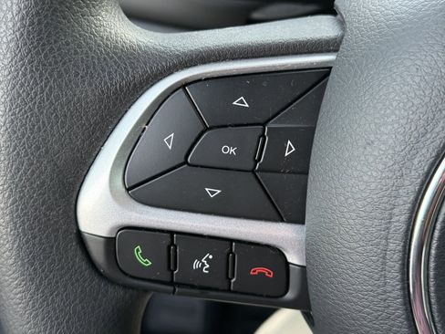 Used 2021 Jeep Renegade Sport image 29